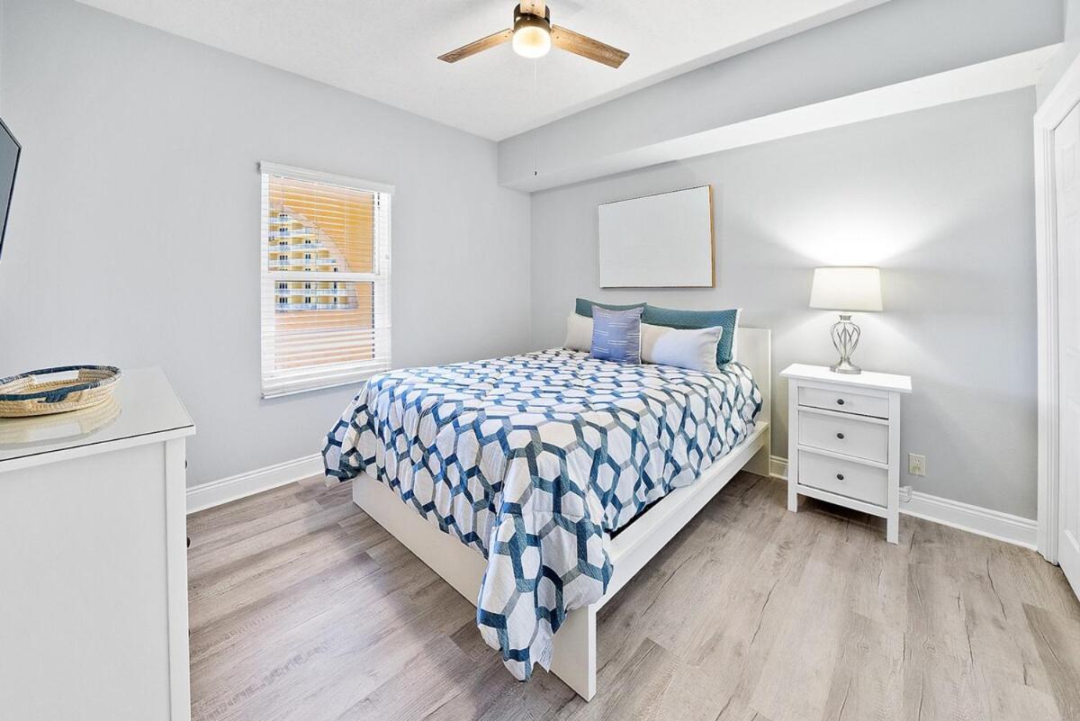 Calypso 1209w Corner 3br 3ba 2 Sets Of Service Apartment