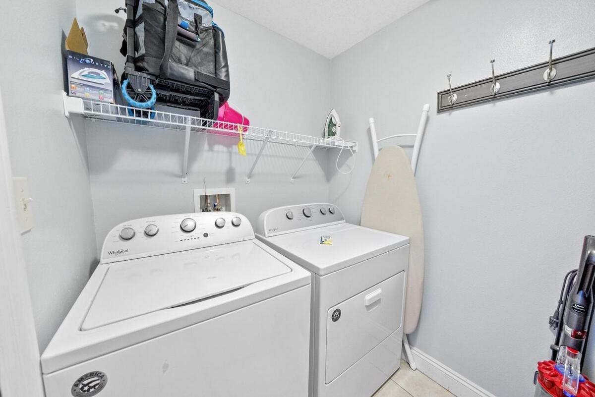 Calypso 1209w Corner 3br 3ba 2 Sets Of Service